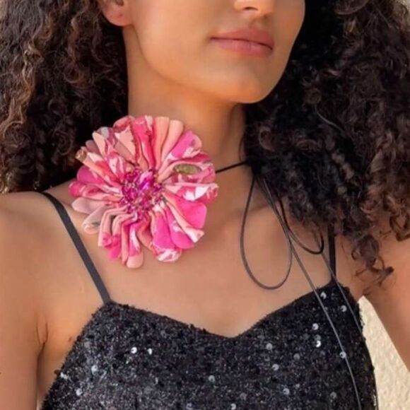 Flower choker necklace S725 - Picture 2 of 3